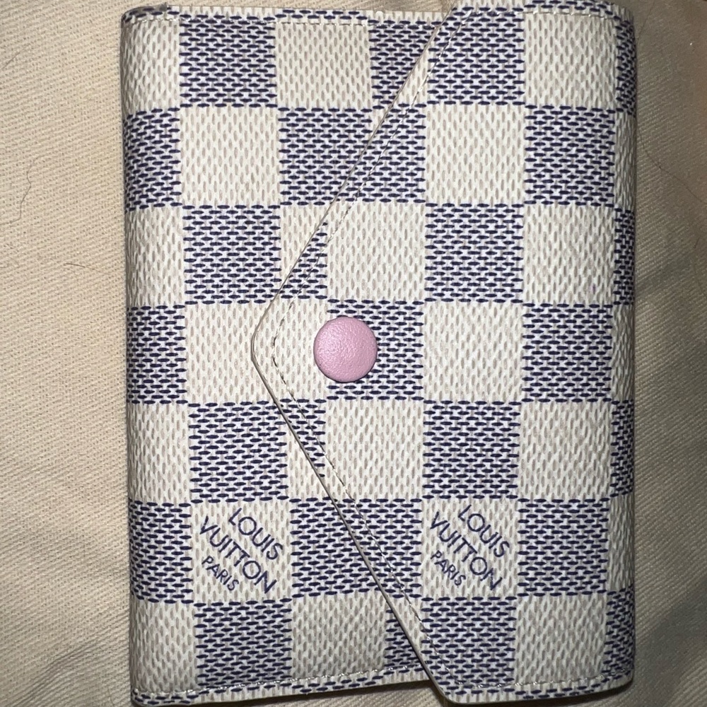 Pre-Loved Louis Vuitton Victorine Wallet